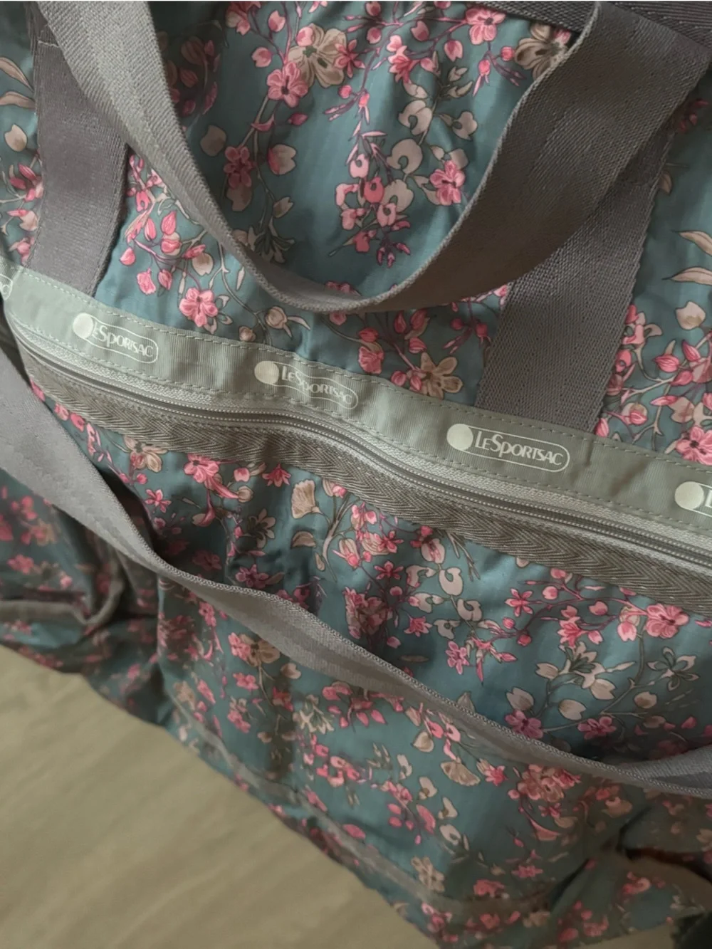 Le sportsac Floral Weekender Duffel Bag in Teal and Pink - Picture 5 of 6